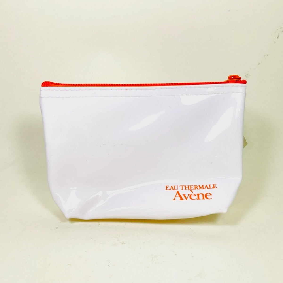 Avène White Makeup Bag – Stylish, Travel-Friendly Cosmetic Organizer for Beauty Essentials